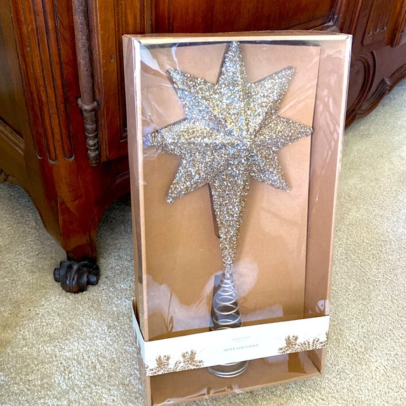 Dillard’s Other - Silver and gold Star Christmas tree topper, NIB